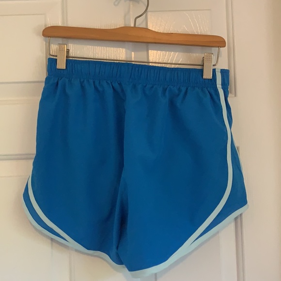 Nike Running Shorts - Picture 2 of 3